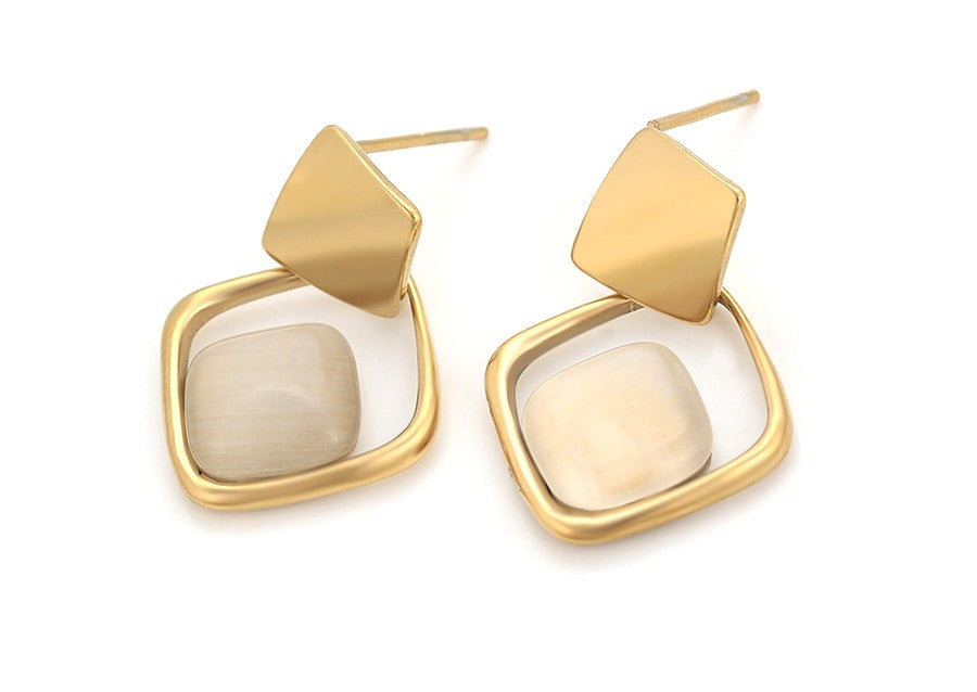 14K Gold Plated Stylish Gold Plated Kite-Shaped Earrings image 4